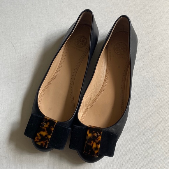 Tory Burch Chase Ballet Nappa Leather Flats - Chase Bow in Black, Size 6.5M - Picture 2 of 16